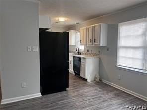 570 Chatsworth Dr - Photo 5 of 21