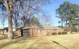 7918 Farmingdale Rd - Photo 1 of 1