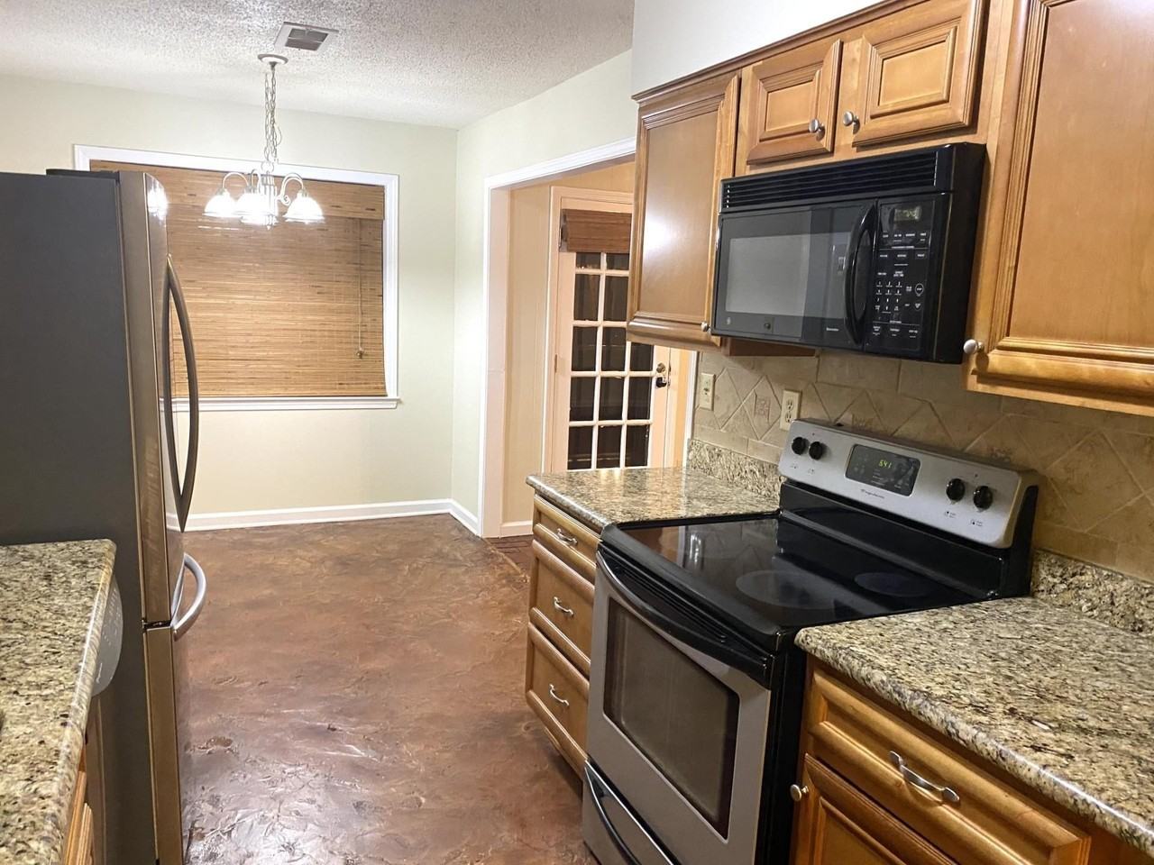 7918 Farmingdale Rd - Photo 2 of 12