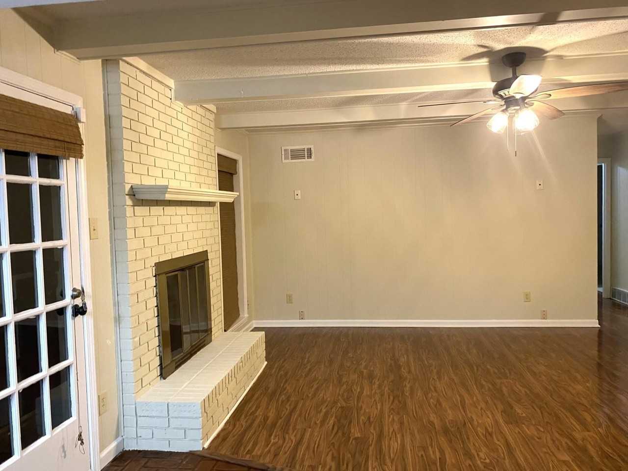 7918 Farmingdale Rd - Photo 4 of 12