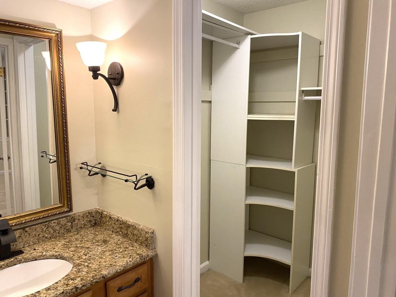 7918 Farmingdale Rd - Photo 6 of 12
