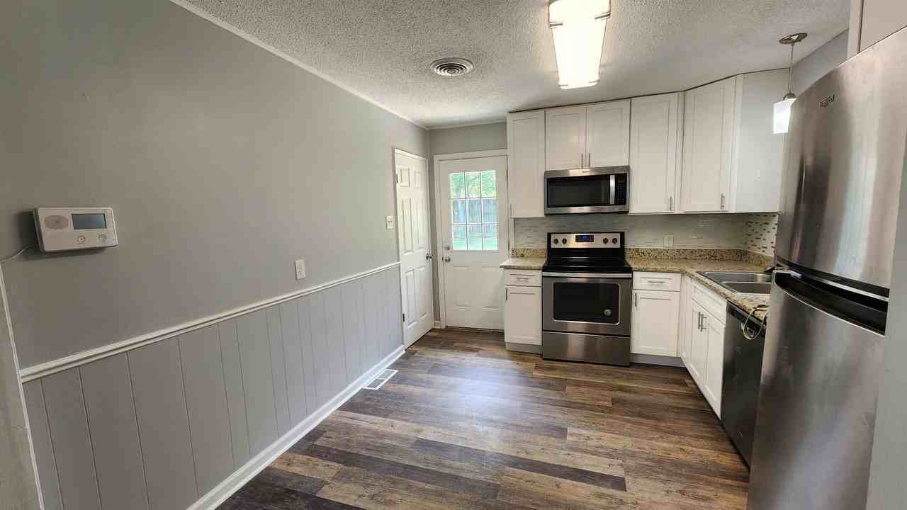 429 Mineral Rd - Photo 4 of 17