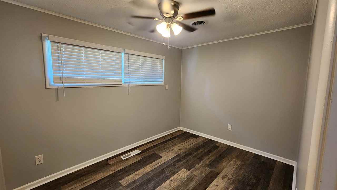 429 Mineral Rd - Photo 6 of 17