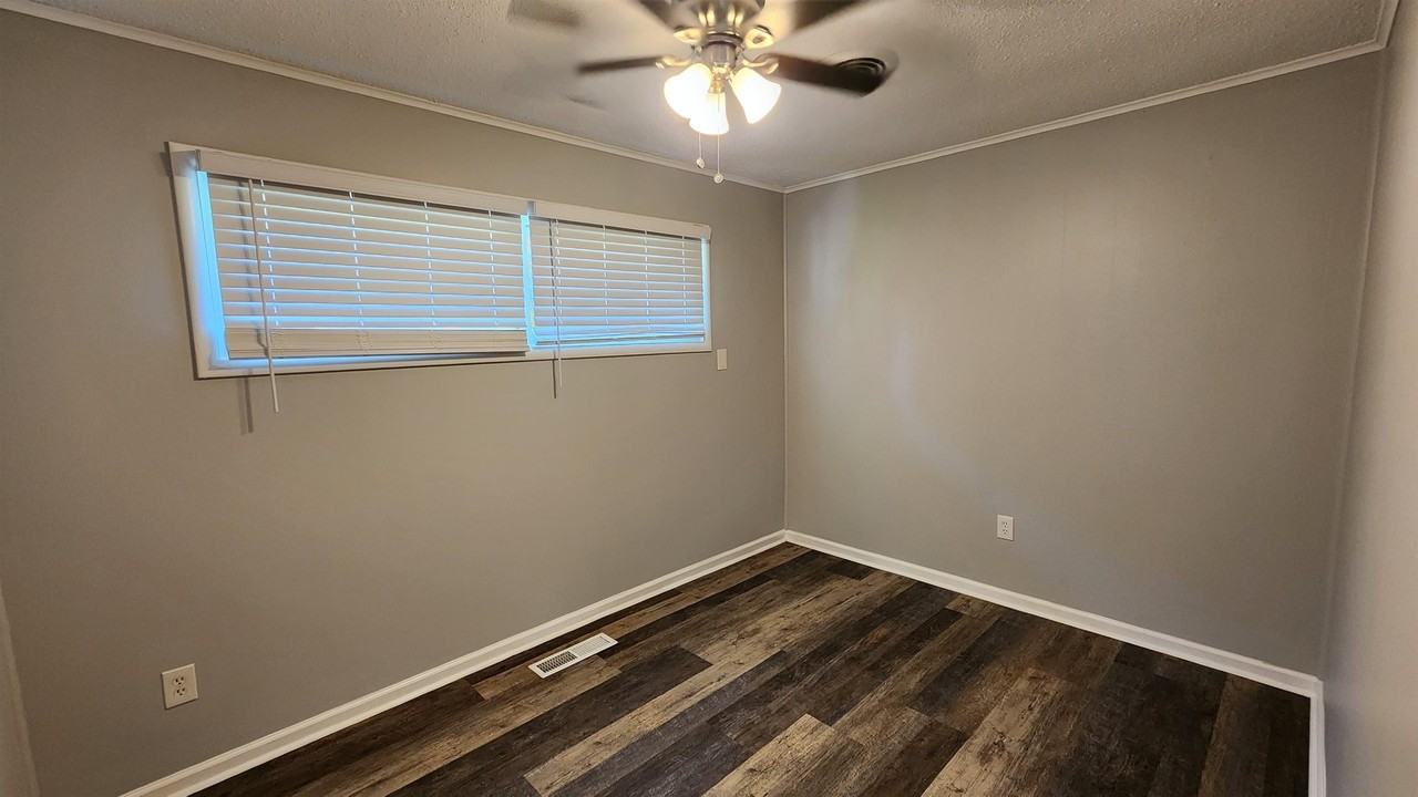 429 Mineral Rd - Photo 7 of 17