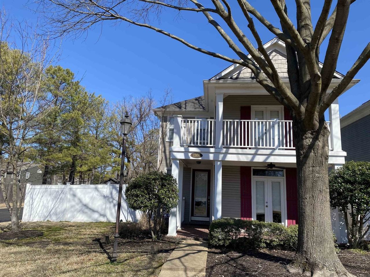 1306 Isle Pointe Dr