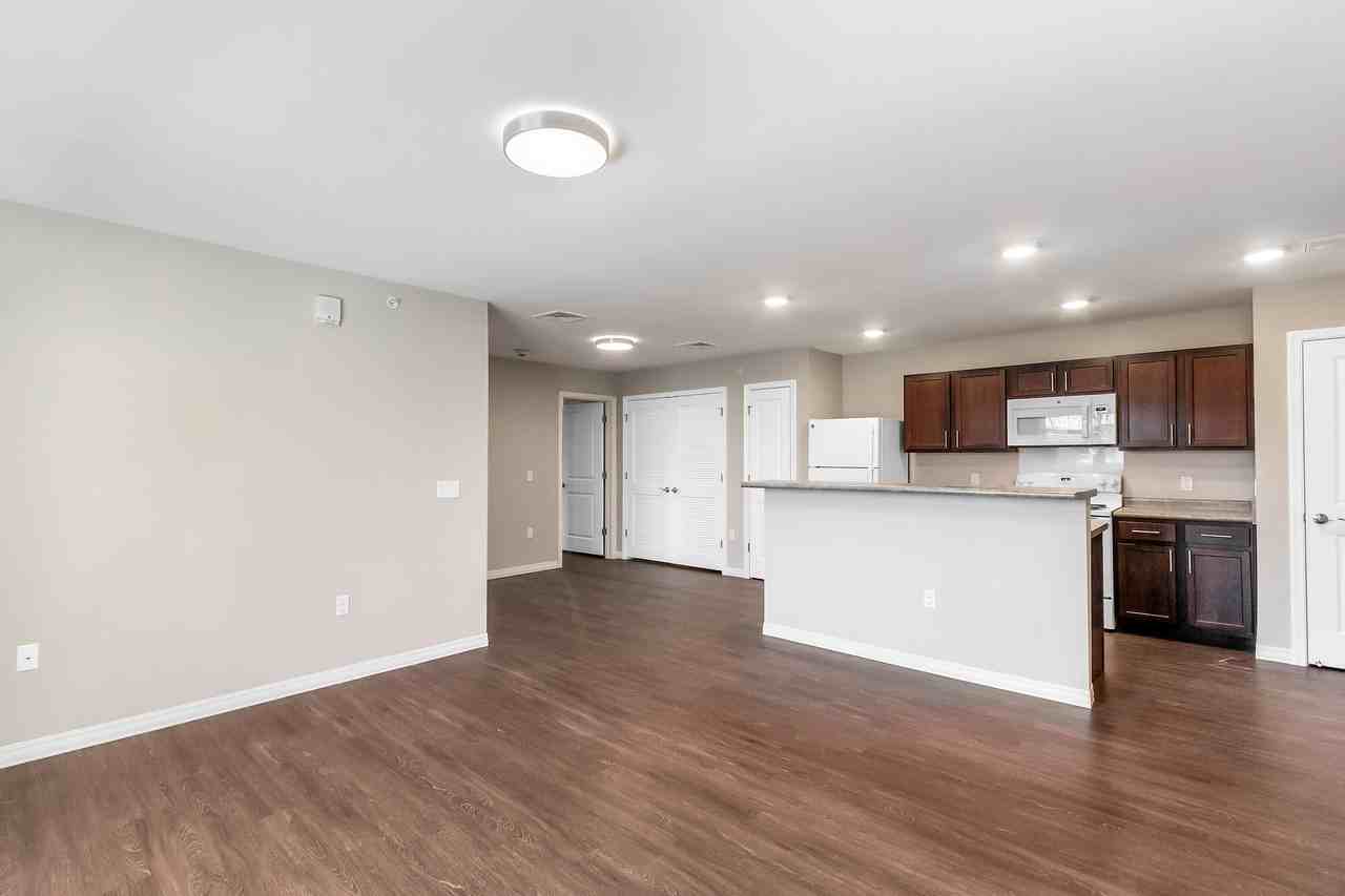 Stone Ridge Commons - Photo 2 of 12