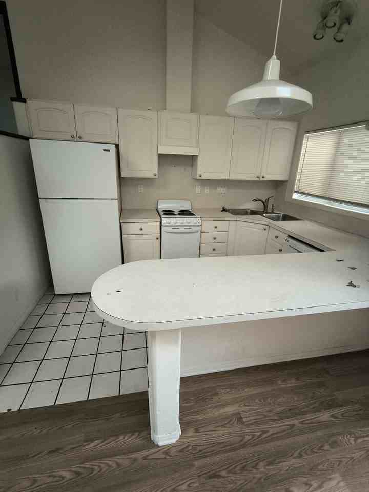 9015-17 Campo Road - 9015 B #9015B - Photo 3 of 12