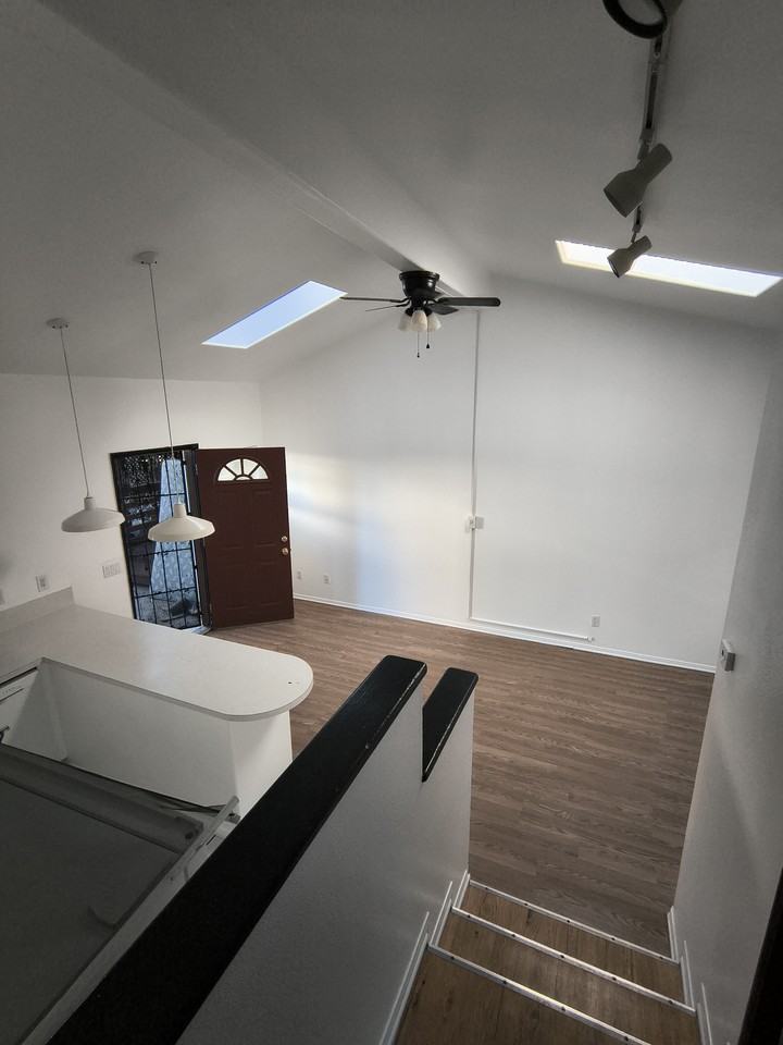 9015-17 Campo Road - 9015 B #9015B - Photo 7 of 12