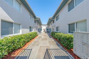 featured image of 939 Magnolia Dr #AL