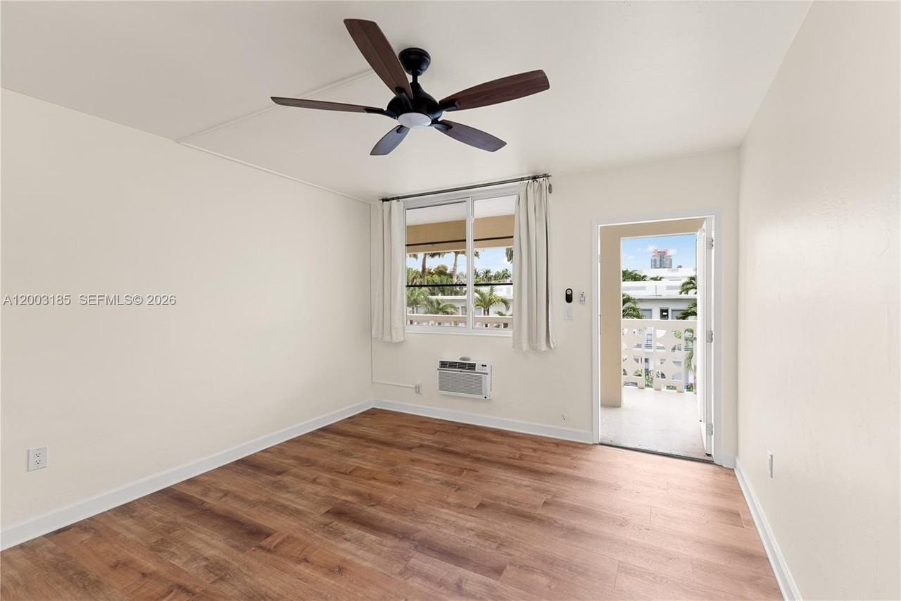 900 Euclid Ave #14 - Photo 3 of 18