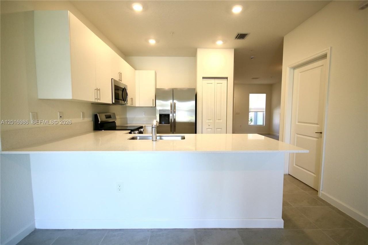 18426 Sw 2nd St - Photo 3 of 21