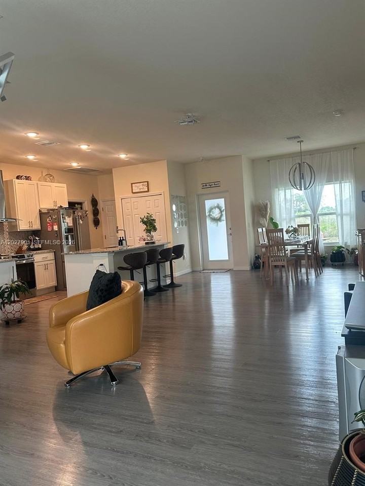 9020 W Mac Ct #NA - Photo 2 of 3
