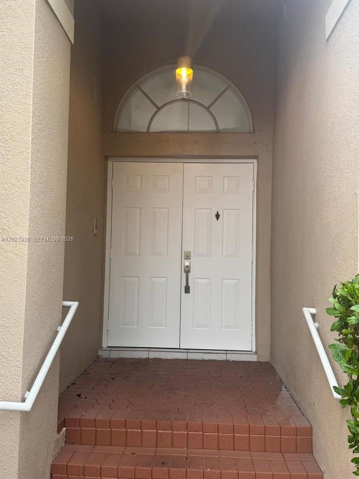 11239 Nw 53rd Ln #0620 - Photo 3 of 10