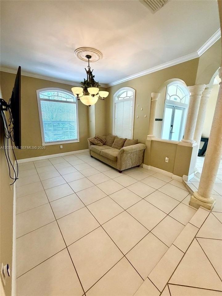 9444 Sw 78th St #0 - Photo 4 of 11
