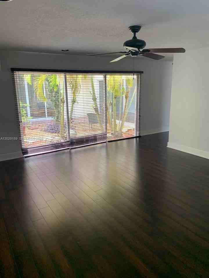 7805 Sw 102nd Pl #7805 - Photo 7 of 30