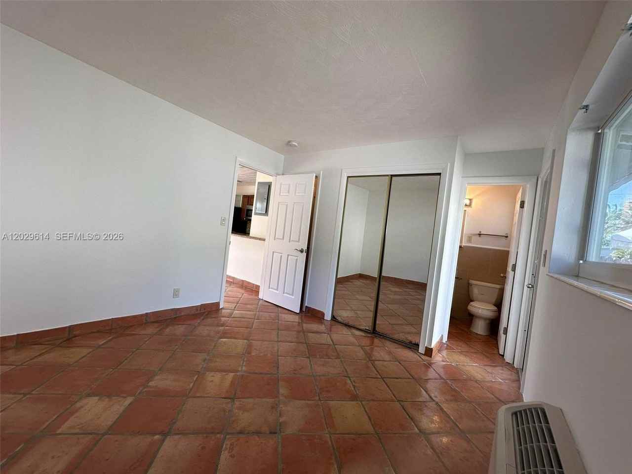 1324 Ne 16th Ave #2 - Photo 7 of 18