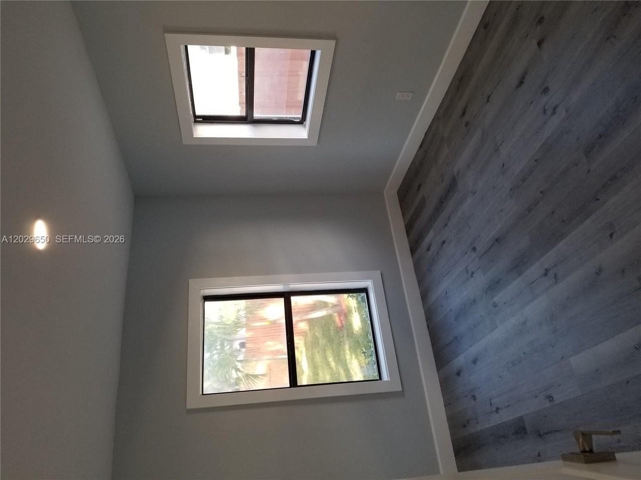 1756 Nw 94th St - Photo 4 of 10