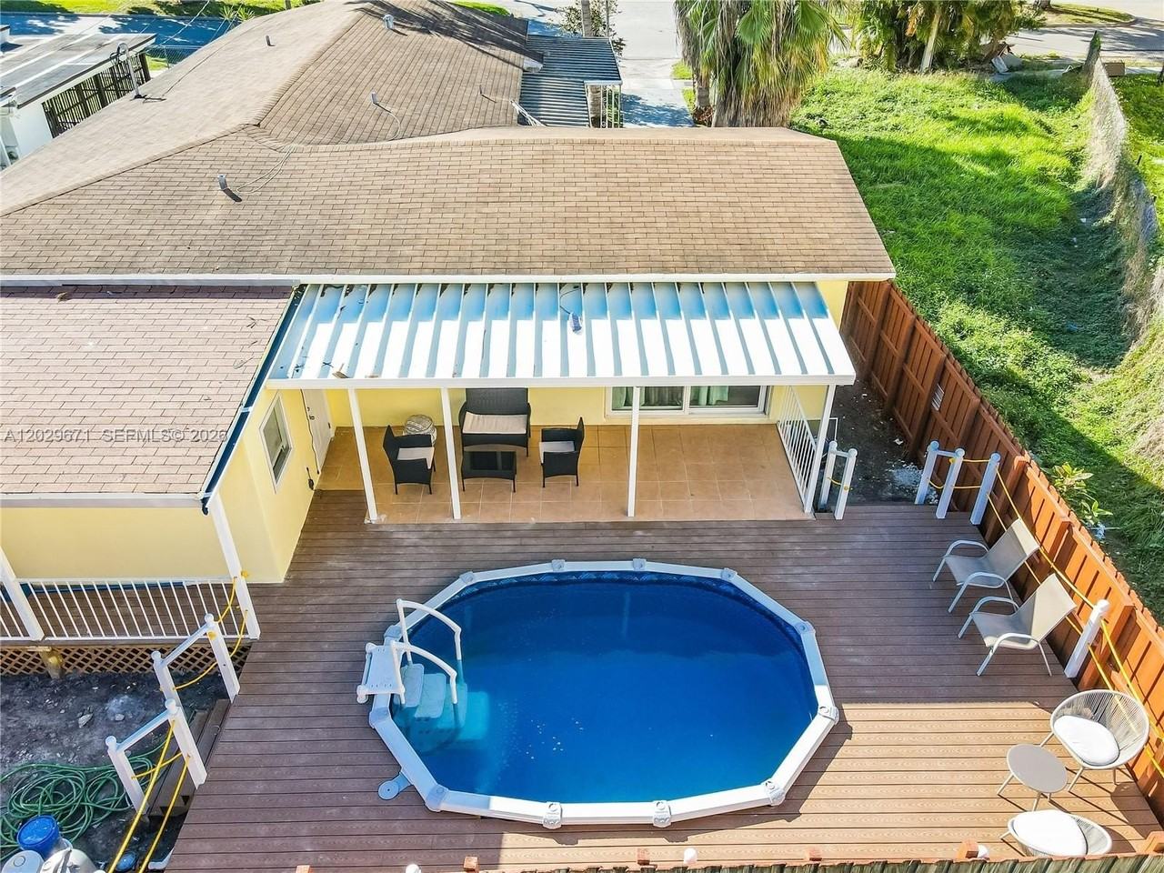 1021 Nw 23rd Ave #1023 - Photo 4 of 19