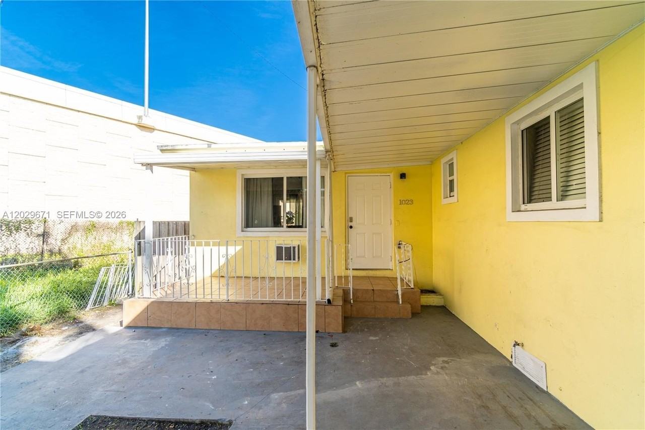 1021 Nw 23rd Ave #1023 - Photo 5 of 19