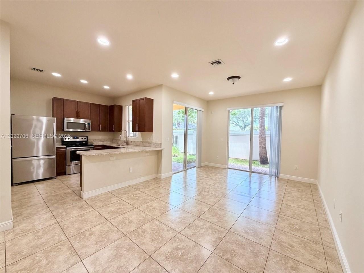 6950 Long Pine Cir #6950 - Photo 6 of 29