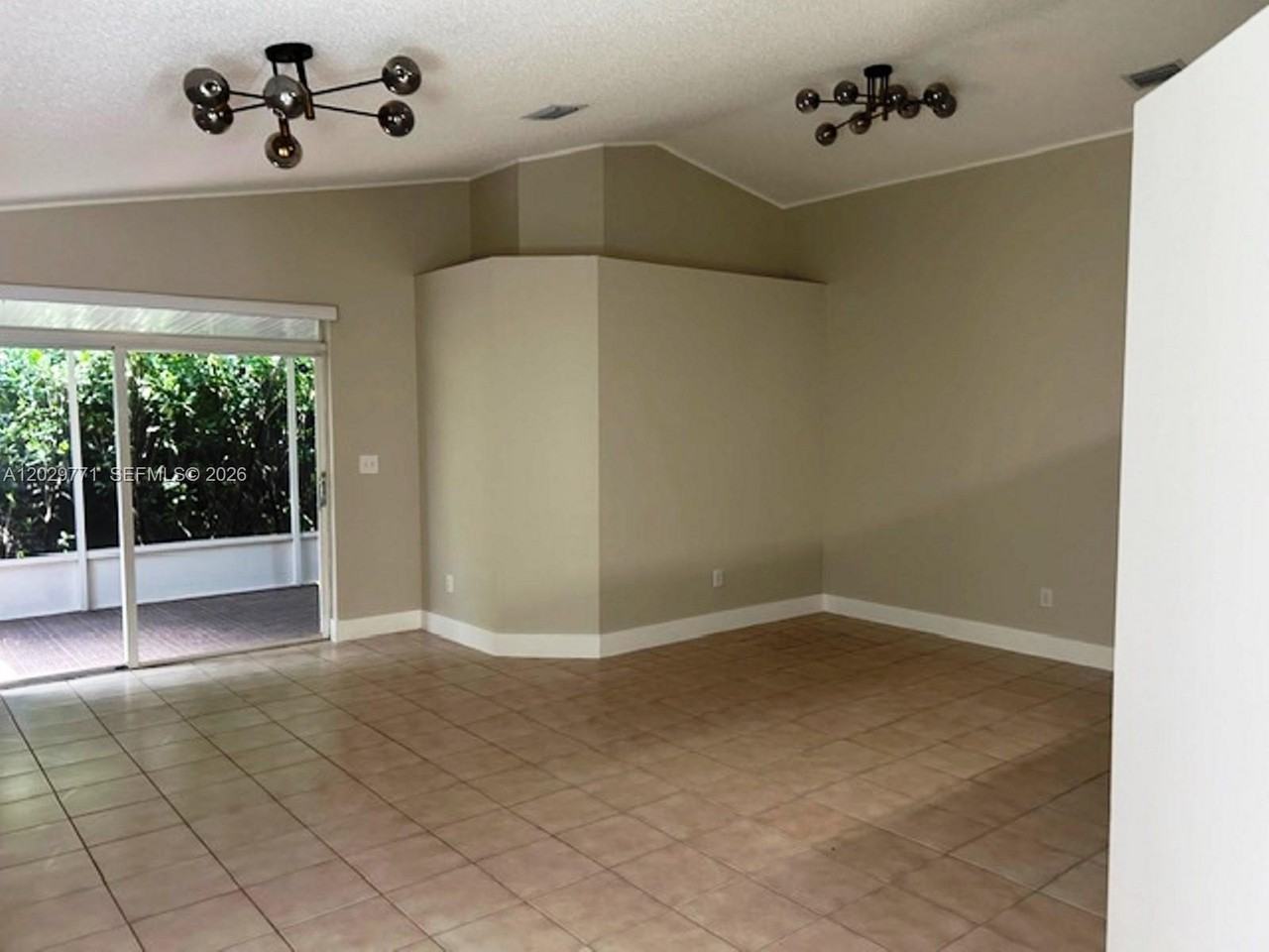 16553 Nw 21st St #16553 - Photo 5 of 11