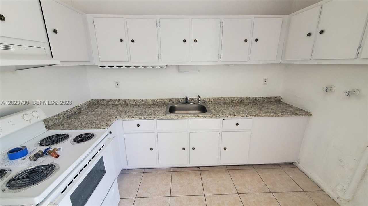 18047 Nw 41st Pl #0 - Photo 6 of 11