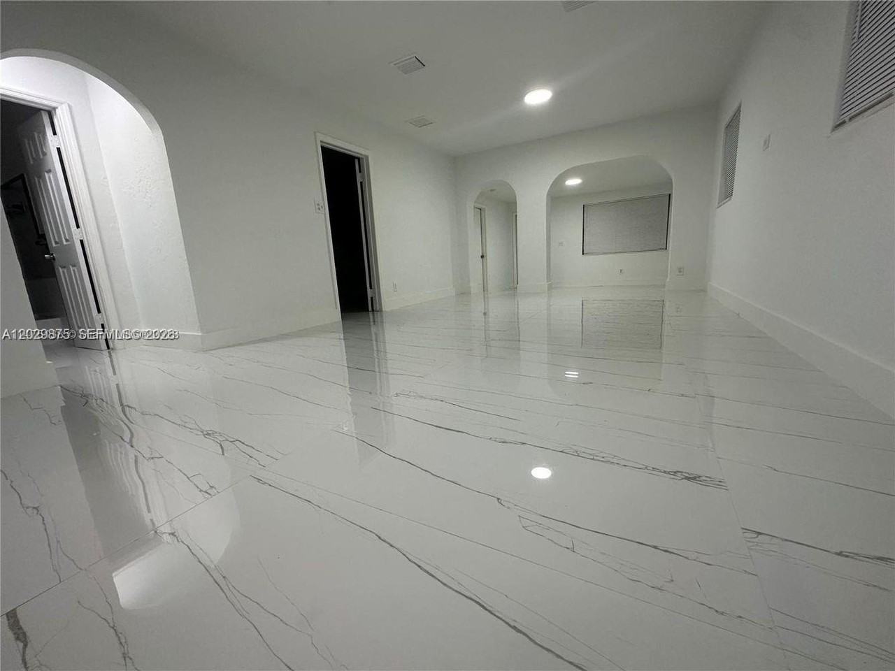 2745 Sw 34th Ave #2 - Photo 6 of 15