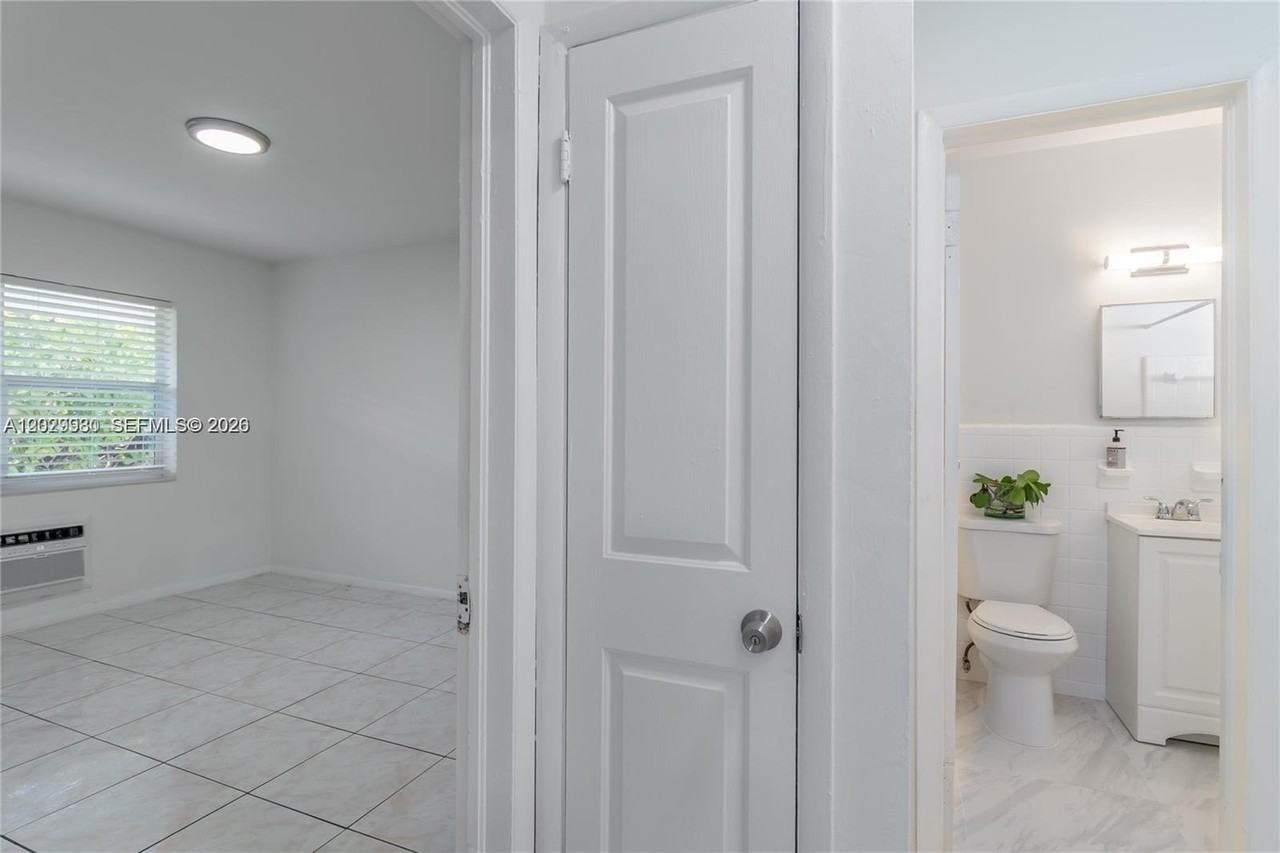 424 Ne 64th St #2 - Photo 6 of 12