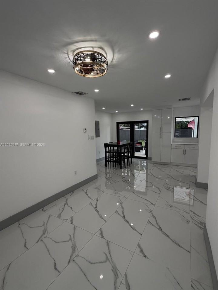 5350 Nw 174th Dr - Photo 4 of 26