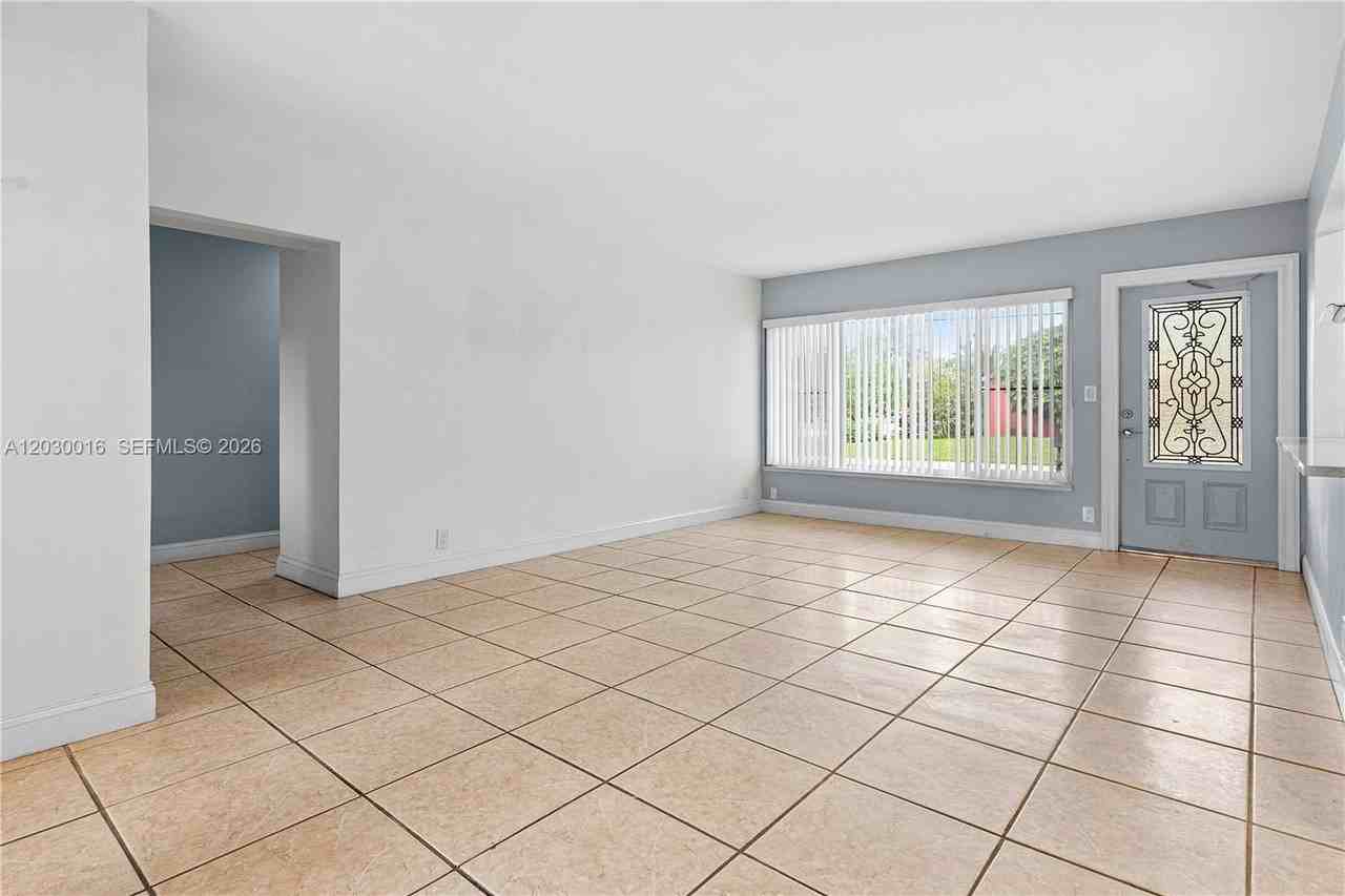 204 Nw 1st St #204 - Photo 7 of 24