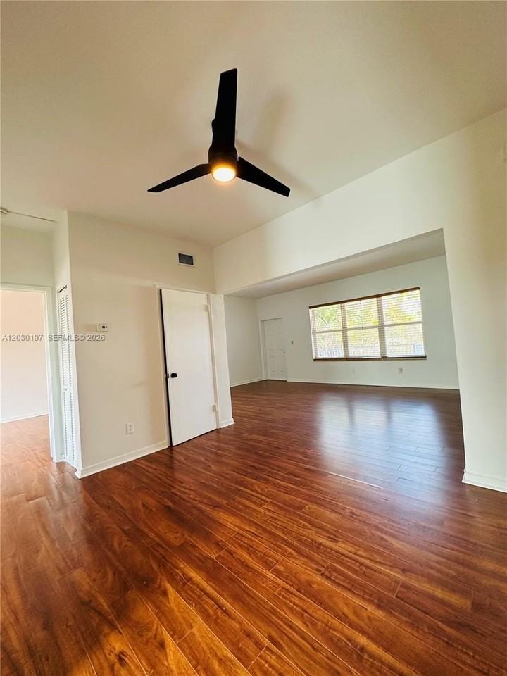 1905 Calais Dr #6 - Photo 5 of 14