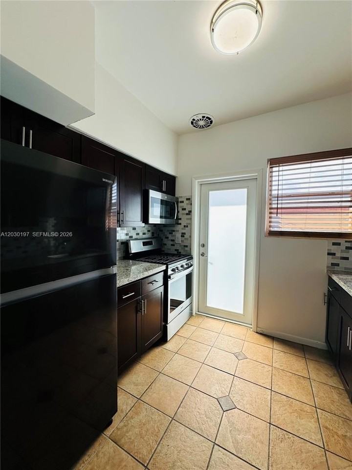 1905 Calais Dr #6 - Photo 7 of 14