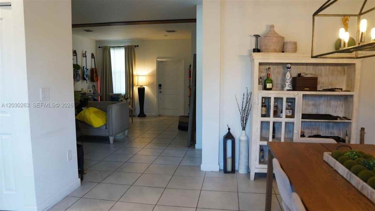 549 Nw 204th St - Photo 3 of 30