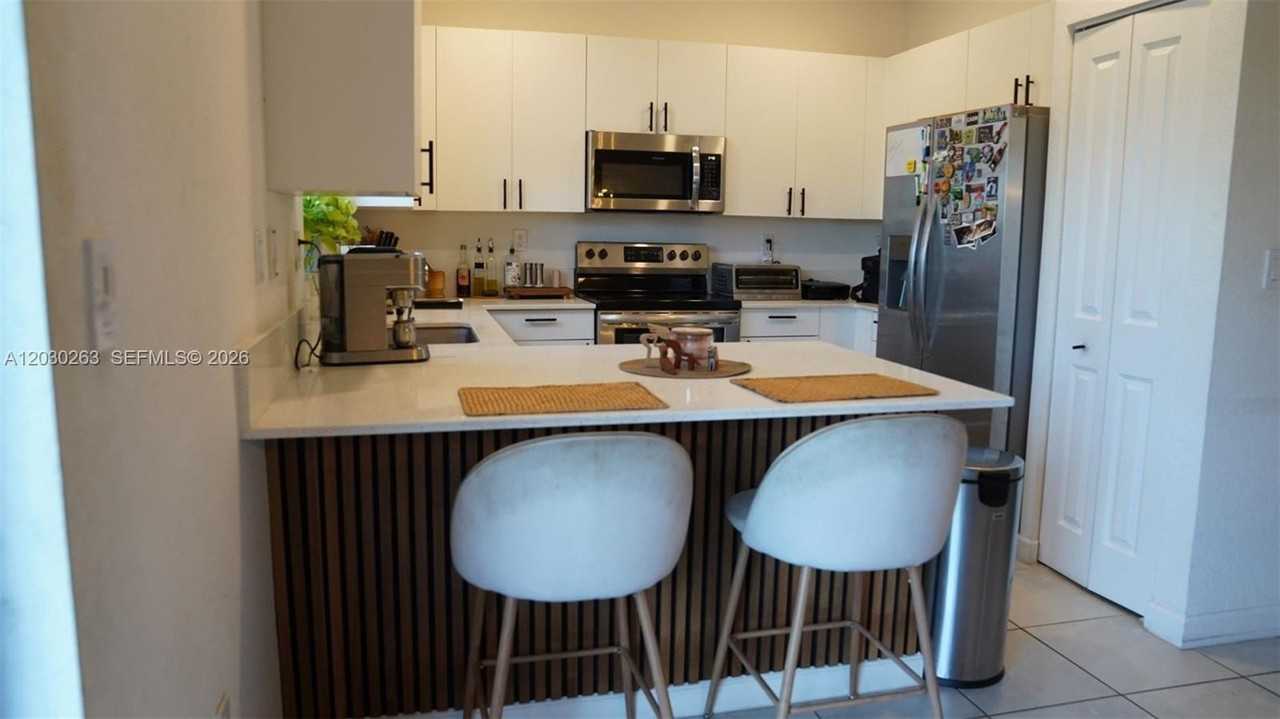 549 Nw 204th St - Photo 5 of 30