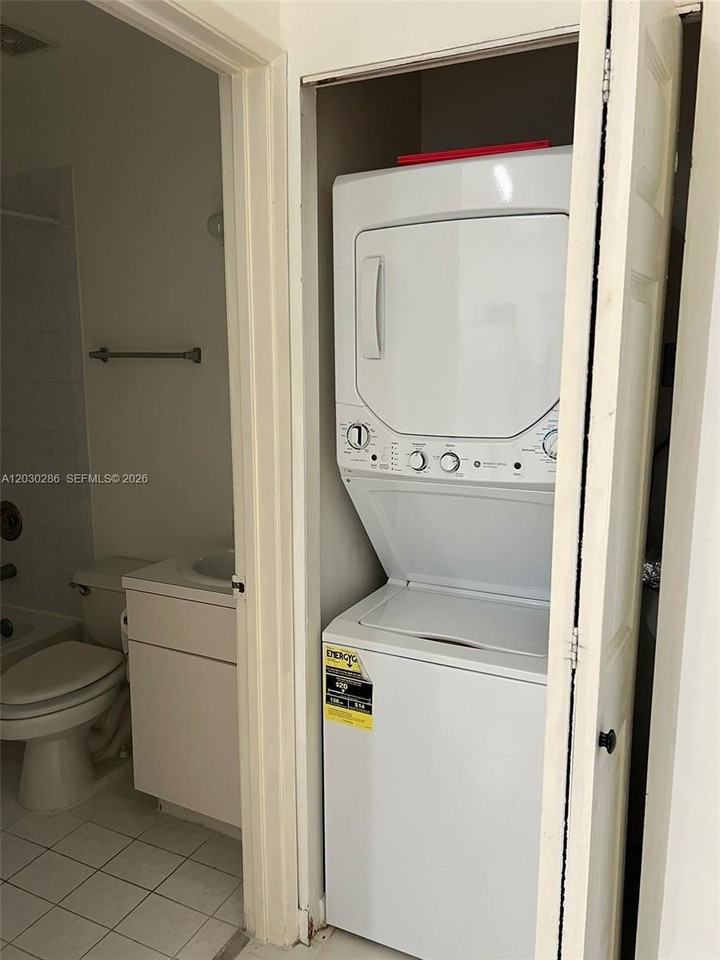 15315 Sw 76th Ter #207 - Photo 5 of 11