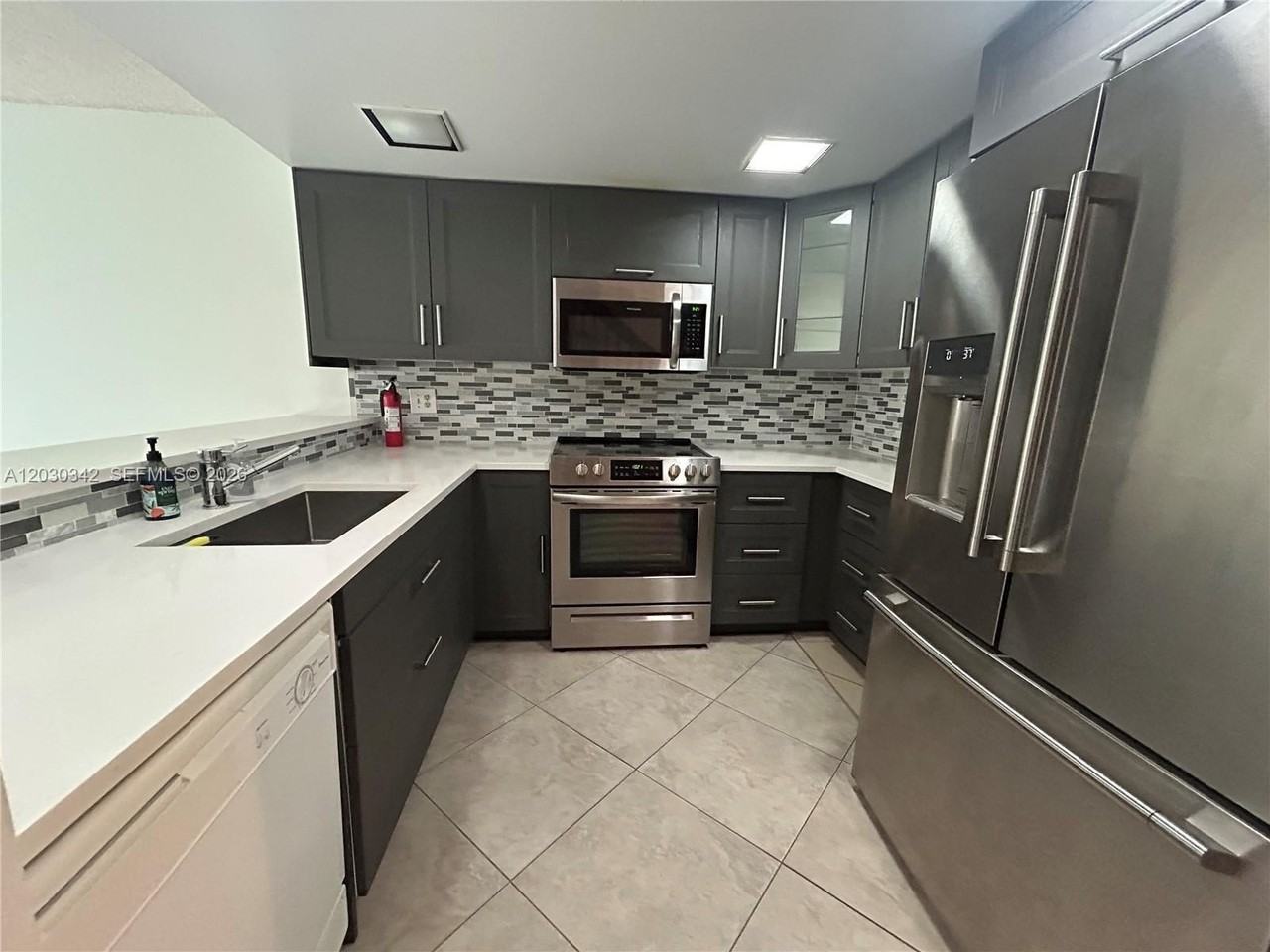 4401 Sw 70th Ter #4401 - Photo 4 of 22