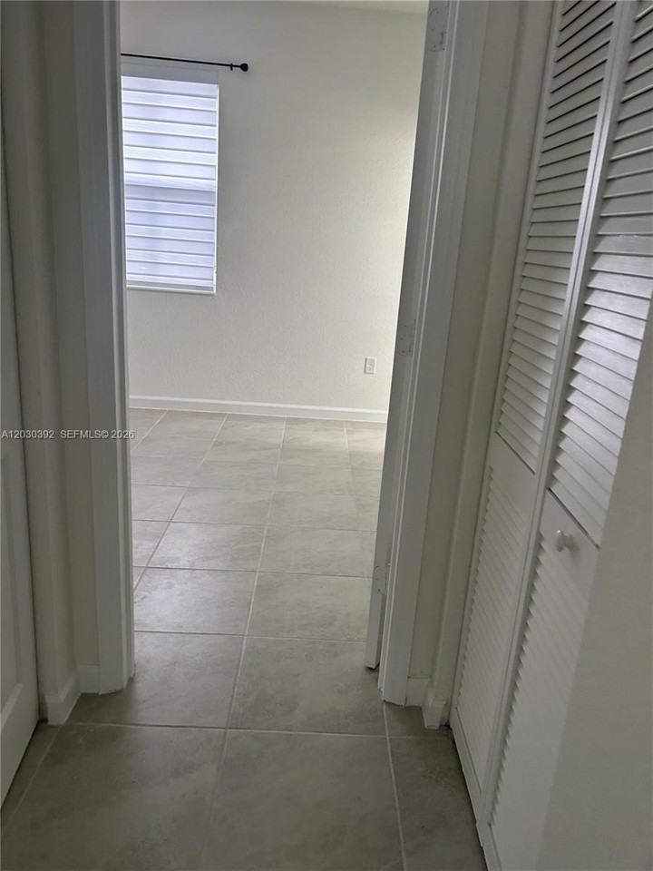 2582 Se 29th St - Photo 5 of 14