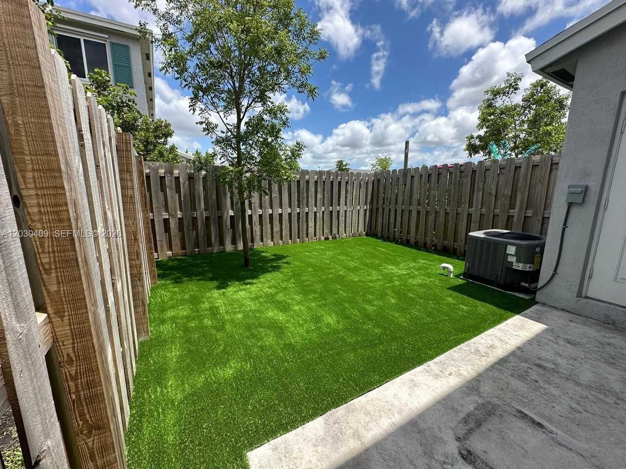 1262 Nw 3rd Ln #0 - Photo 2 of 9