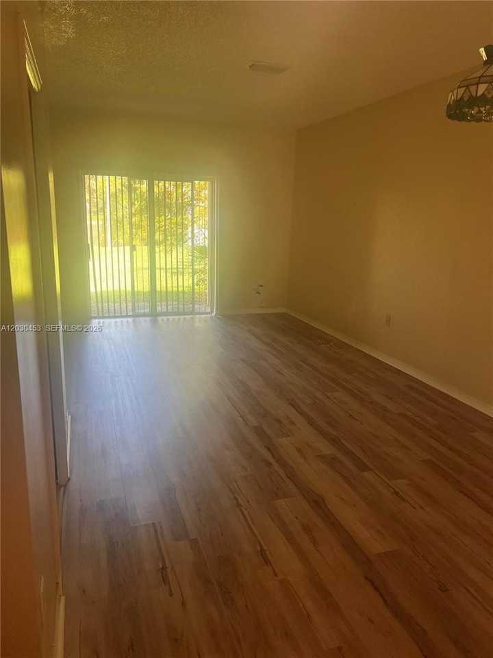 2322 Se 23rd Ave #2322 - Photo 2 of 7