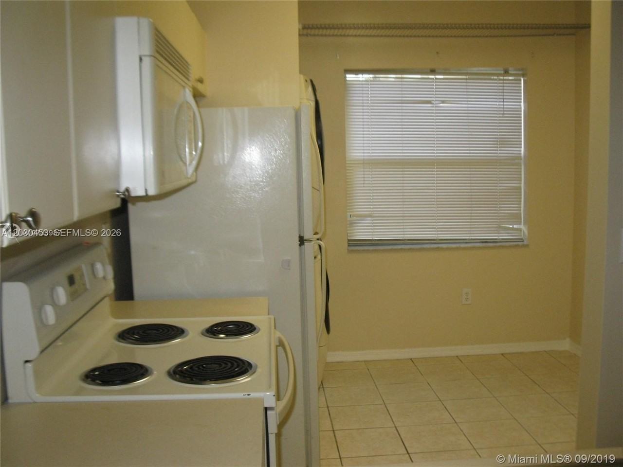 2322 Se 23rd Ave #2322 - Photo 5 of 7
