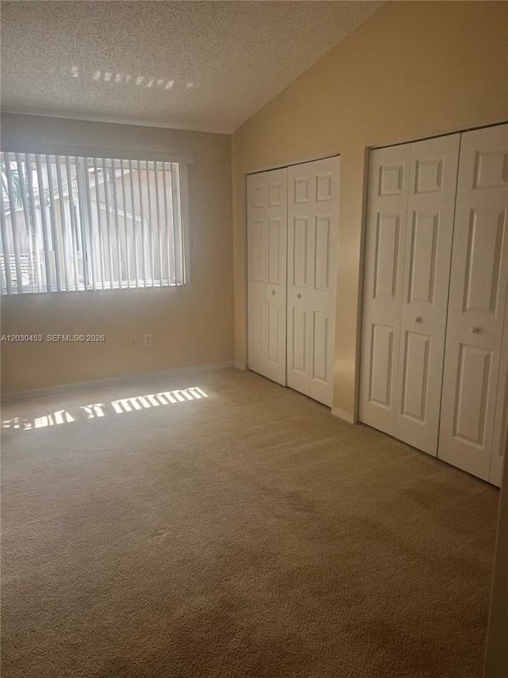 2322 Se 23rd Ave #2322 - Photo 6 of 7