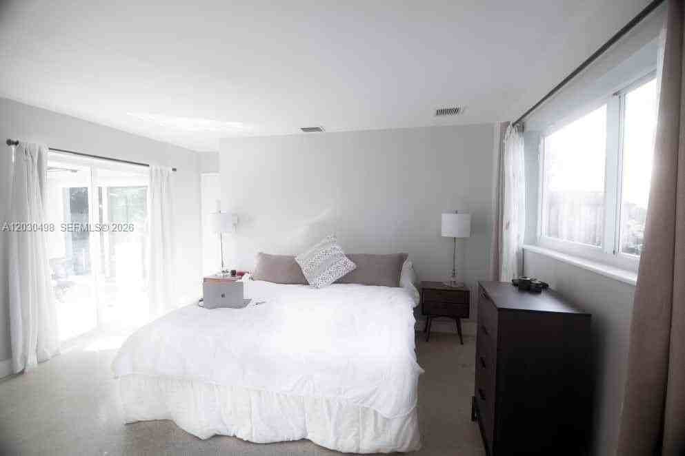 4116 Taft St - Photo 6 of 12