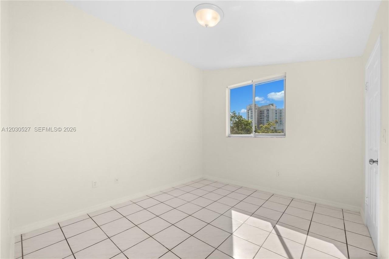 413 Se 22nd St #A - Photo 5 of 16