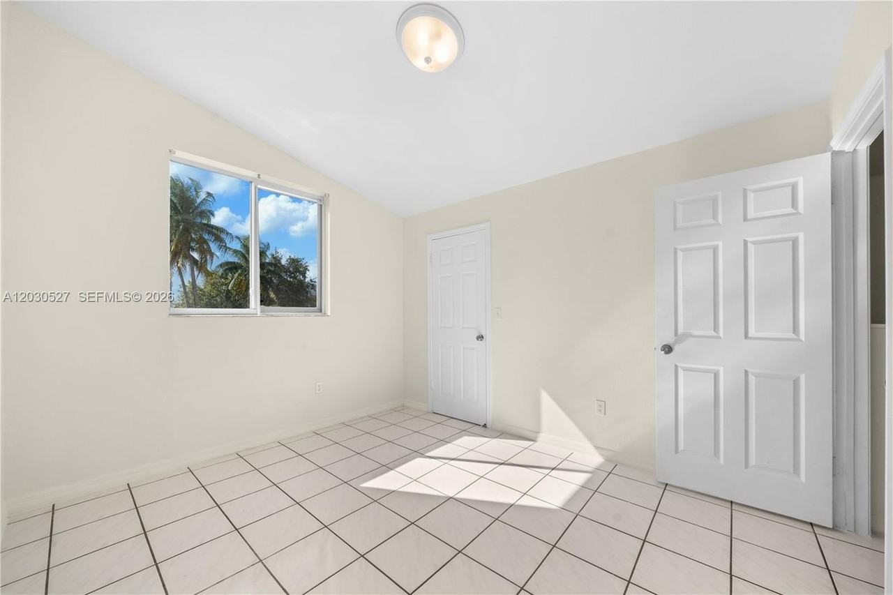 413 Se 22nd St #A - Photo 6 of 16