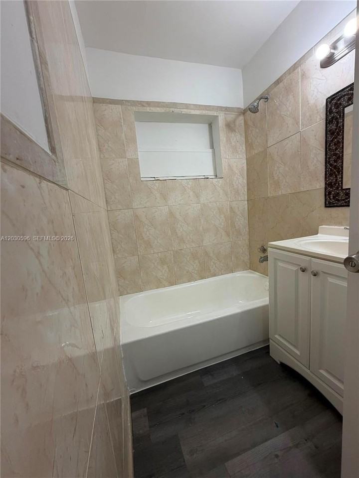 1084 Nw 74th St #0 - Photo 2 of 5