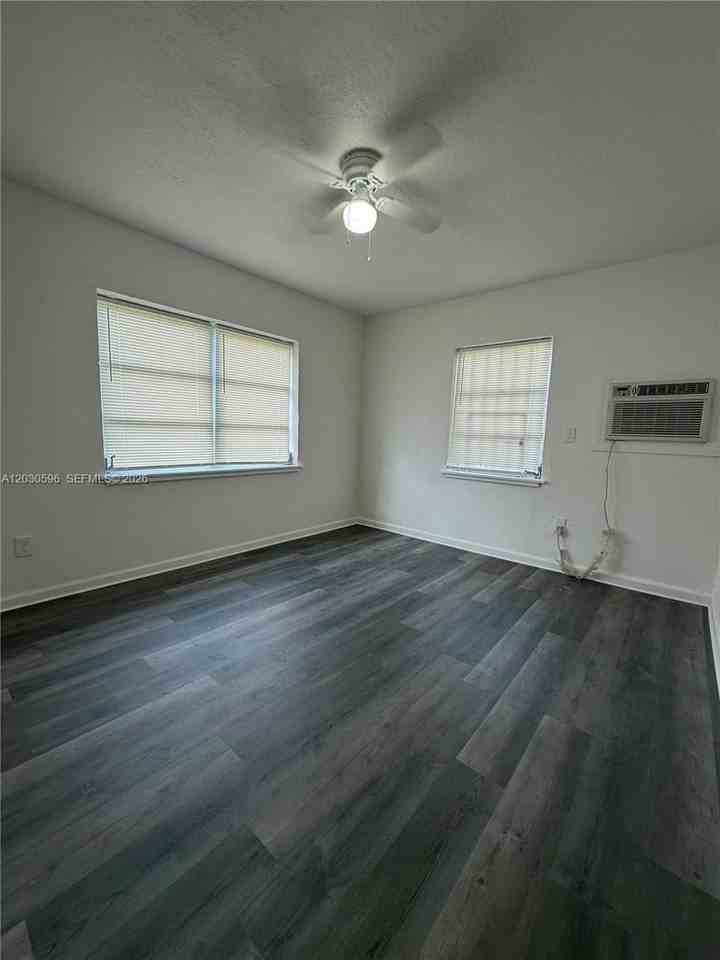 1084 Nw 74th St #0 - Photo 4 of 5