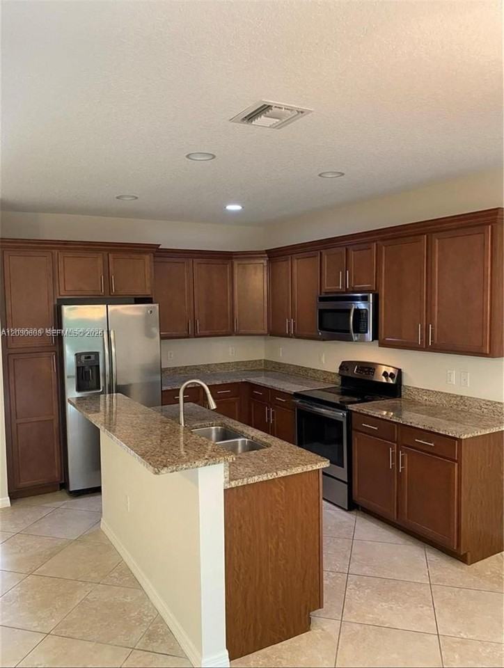 5236 Sw 77th Way #5236 - Photo 7 of 29