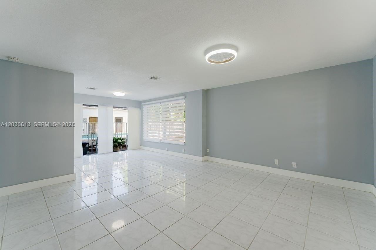 2570 Coral Springs Dr #2570 - Photo 4 of 38