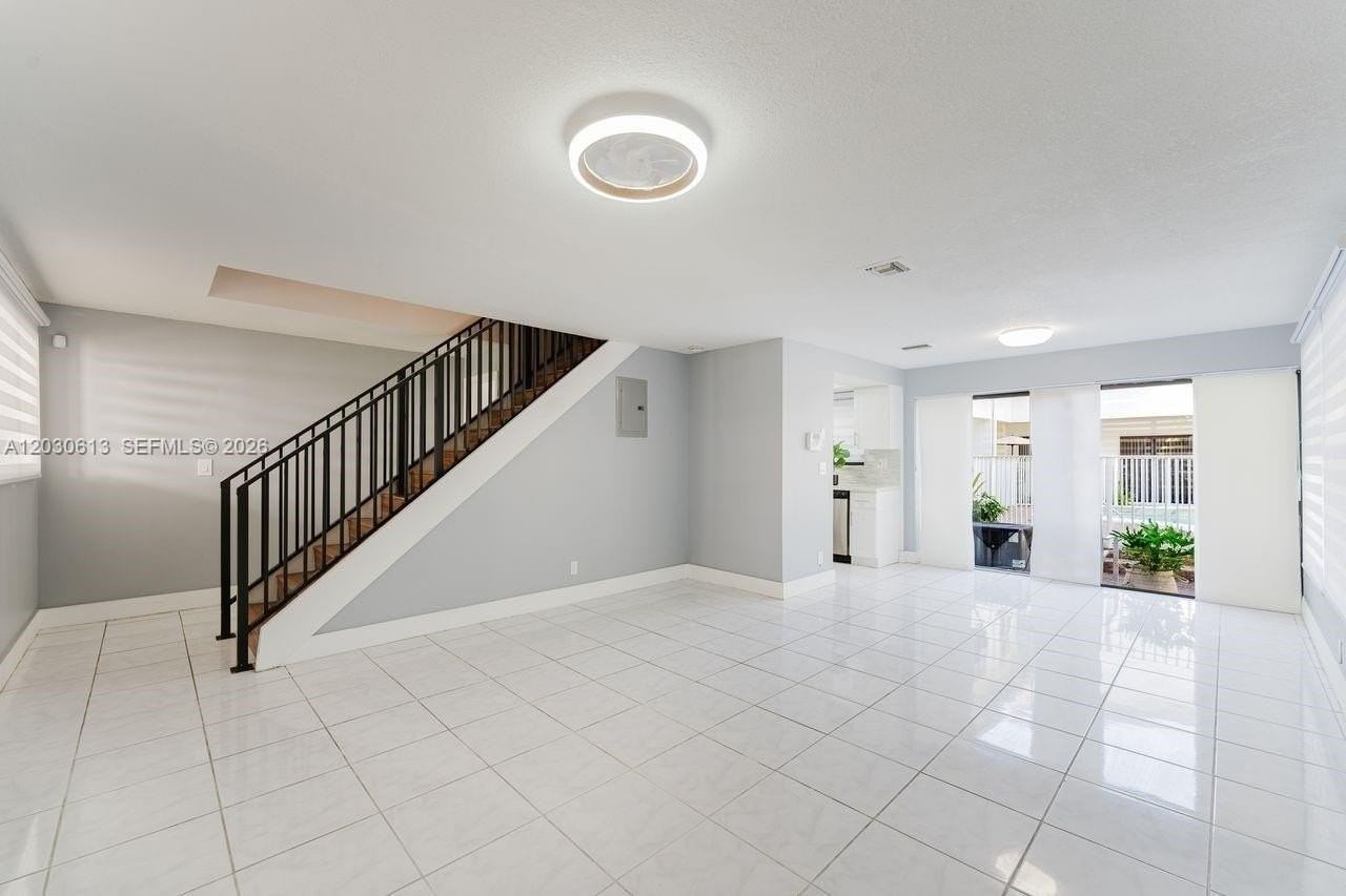 2570 Coral Springs Dr #2570 - Photo 6 of 38