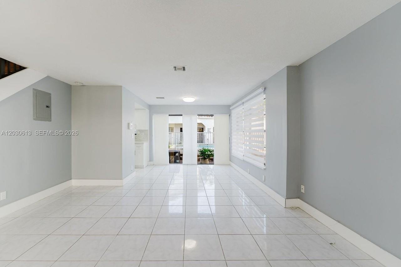 2570 Coral Springs Dr #2570 - Photo 7 of 38
